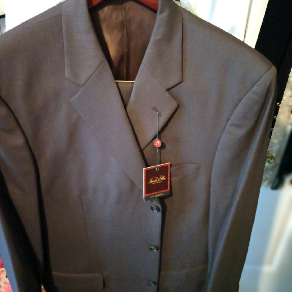 New Men's Tasso Elba Men's Taupe Suit Size 43L